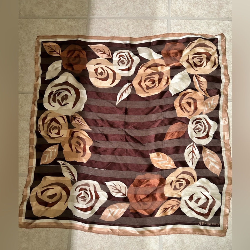 ANNE KLEIN VTG Brown and tan Square floral scarf.